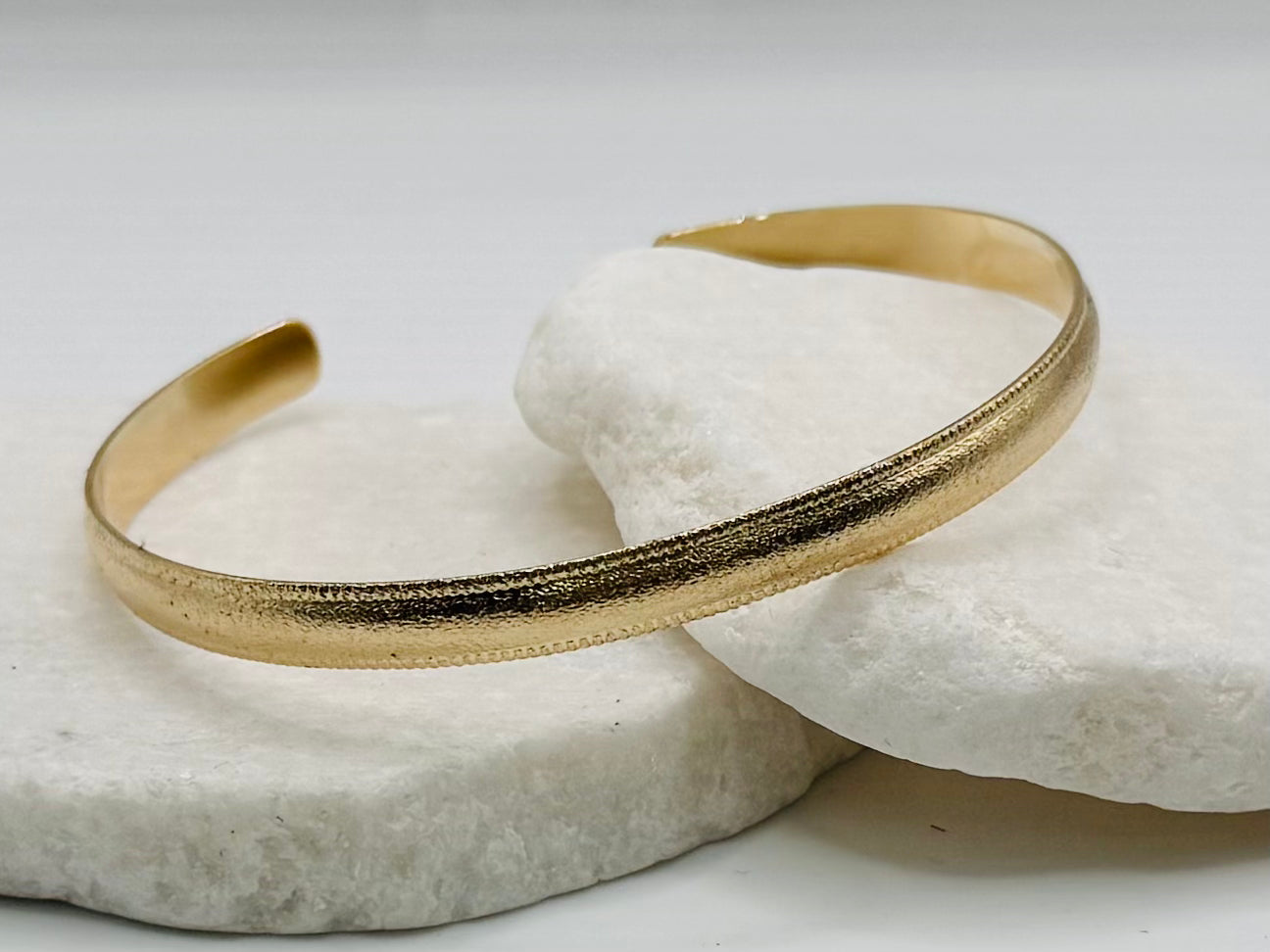 Gold Frosted Centipede